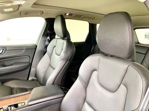 Used 2020 Volvo XC60 T5 Inscription w/ Protection Package Premier image 10