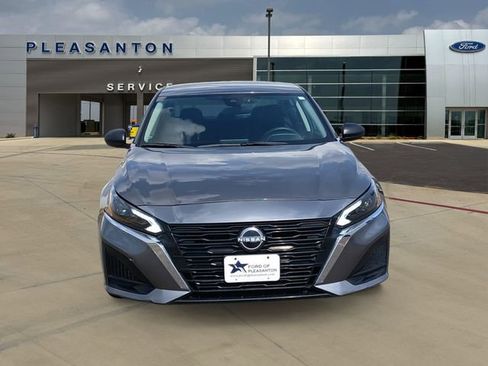 Used 2024 Nissan Altima 2.5 S FWD image 8