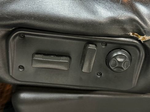 Used 2007 HUMMER H2 SUT Sport Utility Pickup 4D image 23