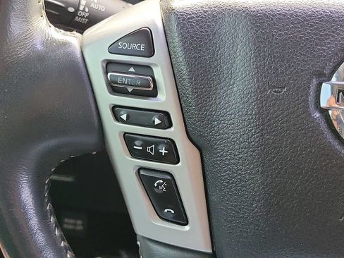 Used 2017 Nissan Titan PRO-4X w/ Pro-4x Convenience Package AWD/4WD image 29