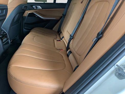 Used 2021 BMW X5 sDrive40i w/ M Sport Package RWD image 19