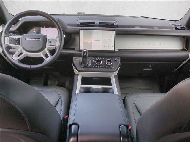 Certified 2025 Land Rover Defender 110 X-Dynamic SE AWD/4WD image 17