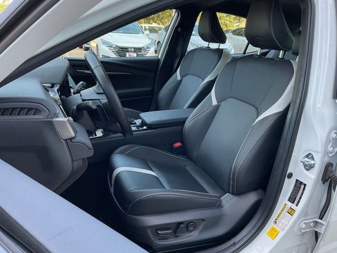 Used 2025 Toyota Camry SE image 14