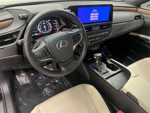 Certified 2023 Lexus ES 350 w/ Premium Package image 16