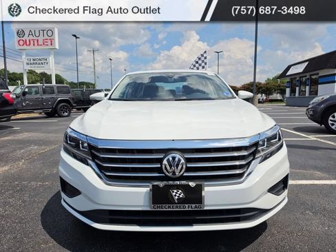 Used 2021 Volkswagen Passat 2.0T SE FWD image 8