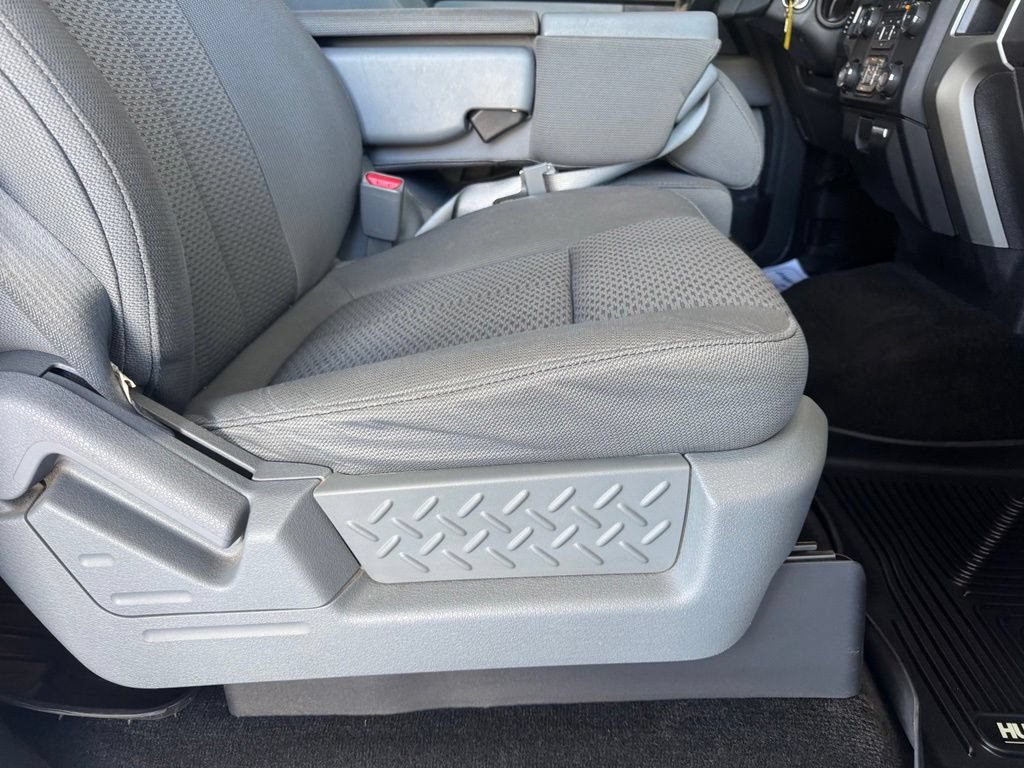 Used 2013 Ford F150 XLT w/ Luxury Equipment Group AWD/4WD image 16
