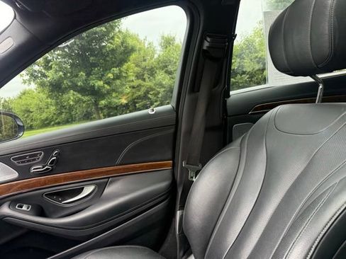 Used 2015 Mercedes-Benz S 550 Sedan image 32
