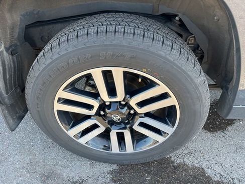 Used 2024 Toyota 4Runner Limited image 18