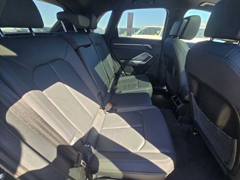 New 2025 Audi Q3 2.0T Premium image 14