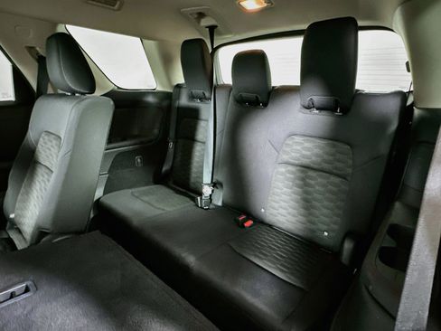 Used 2025 Nissan Pathfinder SV AWD/4WD image 28