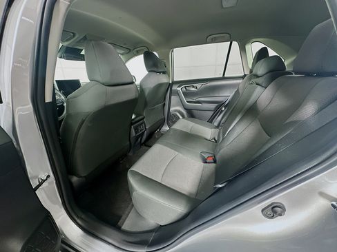 Used 2025 Toyota RAV4 XLE FWD image 27