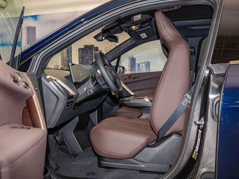 New 2026 BMW iX xDrive60 w/ Executive Package image 18