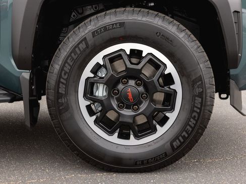 New 2026 Toyota 4Runner TRD Off-Road Premium AWD/4WD image 4
