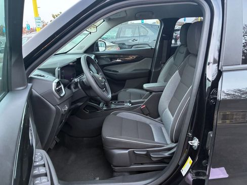 Used 2025 Chevrolet TrailBlazer LT image 24