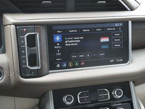 Used 2021 GMC Yukon XL Denali w/ Denali Premium Package AWD/4WD image 14