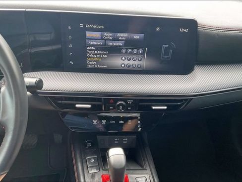 Used 2025 Nissan Kicks SR FWD image 30