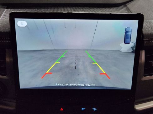 Used 2022 Ford Expedition XLT image 37