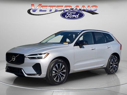 Used 2025 Volvo XC60 B5 Plus image 1