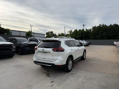 Used 2018 Nissan Rogue SV w/ Premium Package AWD/4WD image 5