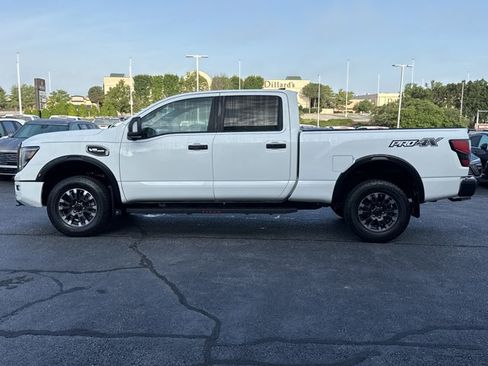 Used 2024 Nissan Titan PRO-4X w/ Pro-4x Convenience Package AWD/4WD image 12
