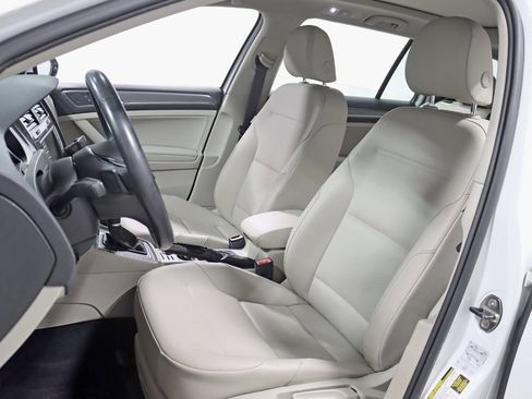 Used 2017 Volkswagen Golf Alltrack SE image 23