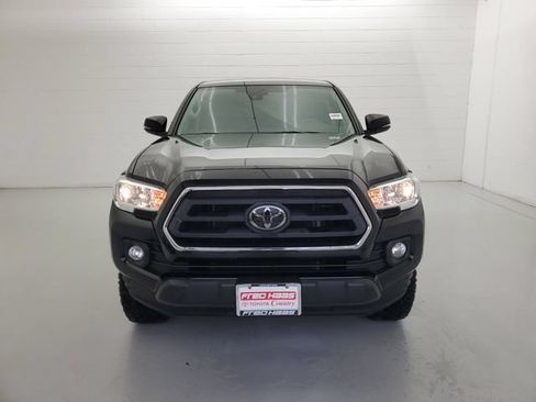 Used 2023 Toyota Tacoma SR5 w/ Technology Package AWD/4WD image 3