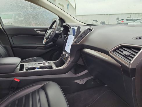 Used 2024 Ford Edge SEL image 34