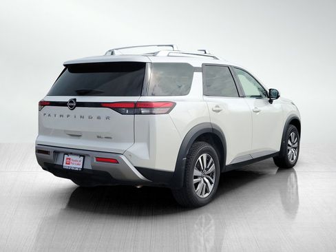 Used 2023 Nissan Pathfinder SL AWD/4WD image 4