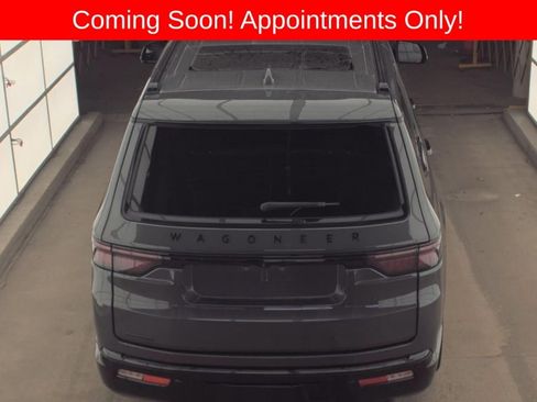Used 2023 Jeep Wagoneer Series II AWD/4WD image 4