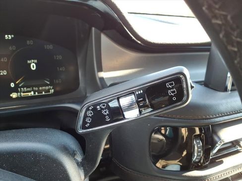 Used 2023 Lincoln Aviator AWD image 32