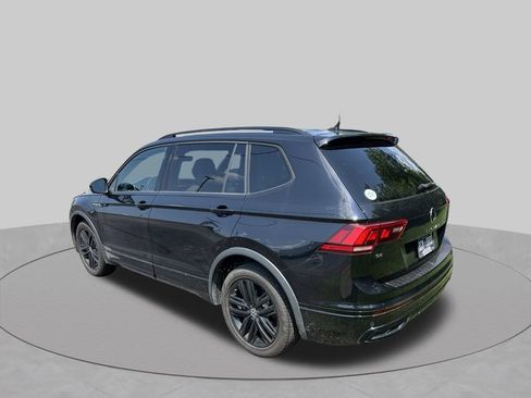 Used 2022 Volkswagen Tiguan SE R-Line FWD image 6