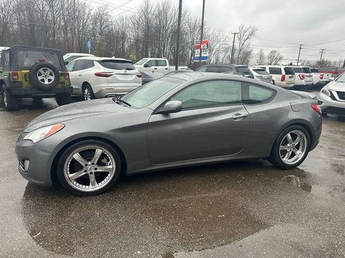 Used 2010 Hyundai Genesis 2.0T image 3