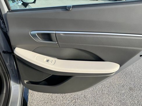 New 2025 Hyundai Sonata Limited image 31