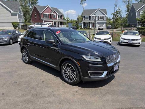 Used 2019 Lincoln Nautilus Reserve AWD/4WD image 2