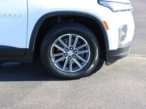 Used 2023 Chevrolet Traverse LT FWD image 12