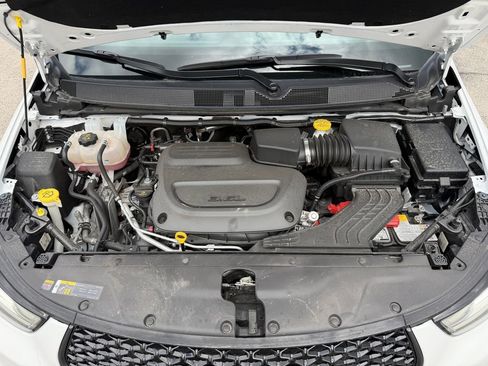 Used 2025 Chrysler Pacifica Limited FWD image 39