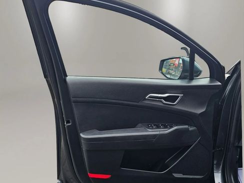 Used 2023 Kia Sportage LX FWD image 11