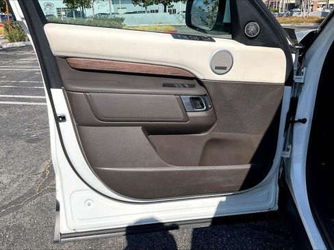 Used 2019 Land Rover Discovery HSE AWD/4WD image 21