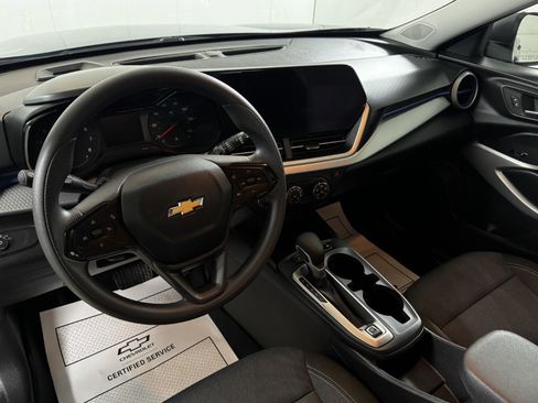 Used 2025 Chevrolet Trax LS image 20