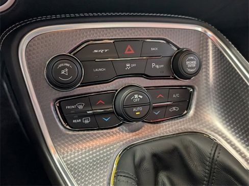 Used 2016 Dodge Challenger SRT Hellcat image 27