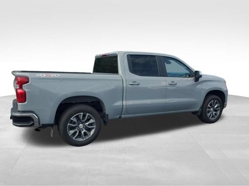 Used 2024 Chevrolet Silverado 1500 LT AWD/4WD image 9