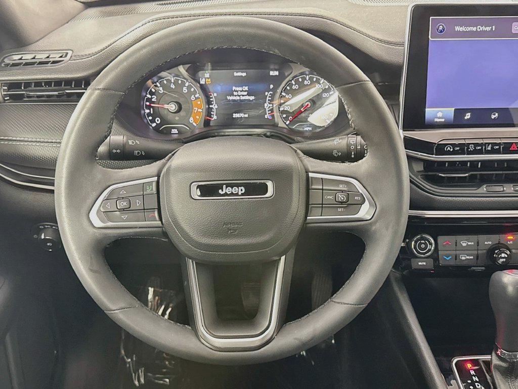 Used 2023 Jeep Compass Latitude w/ Convenience Group AWD/4WD image 13