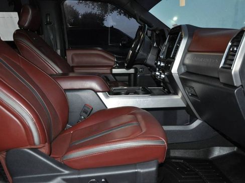 Used 2022 Ford F350 Platinum w/ FX4 Off-Road Package image 15