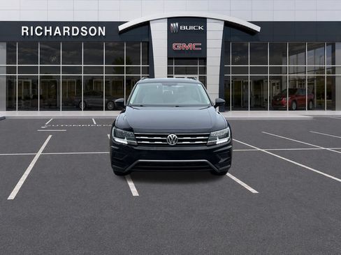 Used 2019 Volkswagen Tiguan SE w/ Panoramic Sunroof Package AWD/4WD image 9