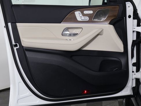 New 2026 Mercedes-Benz GLS 450 4MATIC image 8