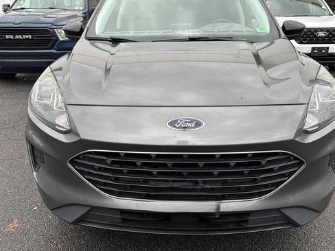 Used 2021 Ford Escape SE w/ SE Sport Appearance Package image 5