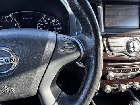 Used 2014 Nissan Pathfinder SL image 28