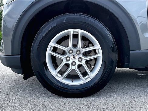 Used 2025 Ford Explorer Active w/ Active Comfort Package RWD image 9