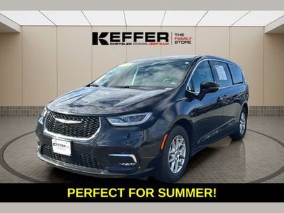 Certified 2024 Chrysler Pacifica Touring-L