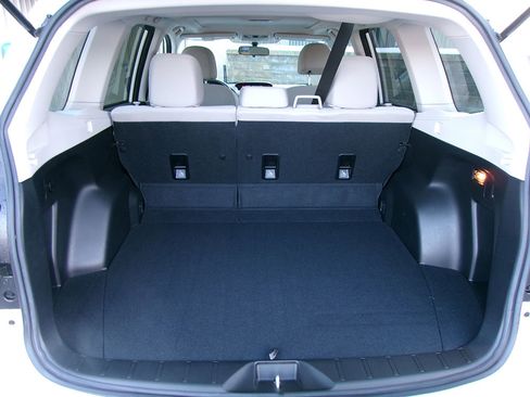 Used 2017 Subaru Forester 2.5i Premium w/ All-Weather Package image 13